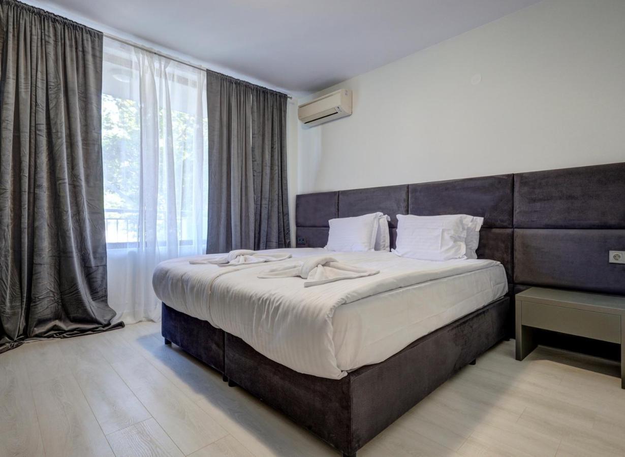 Continental Apartments Golden Sands Bagian luar foto