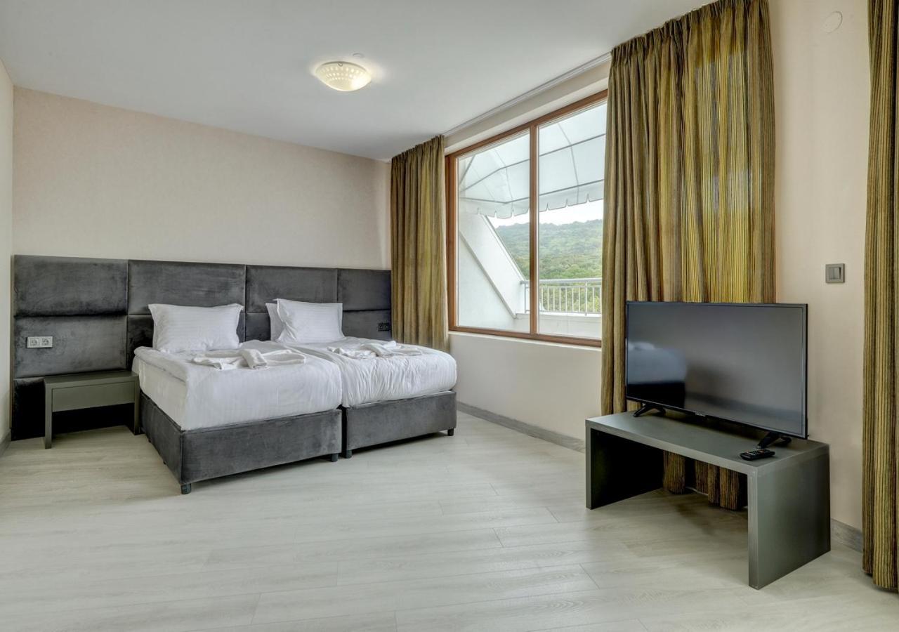 Continental Apartments Golden Sands Bagian luar foto