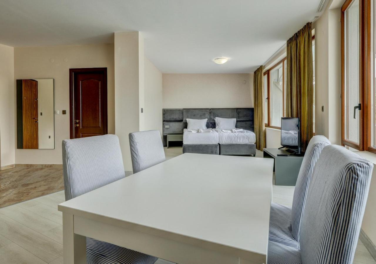Continental Apartments Golden Sands Bagian luar foto