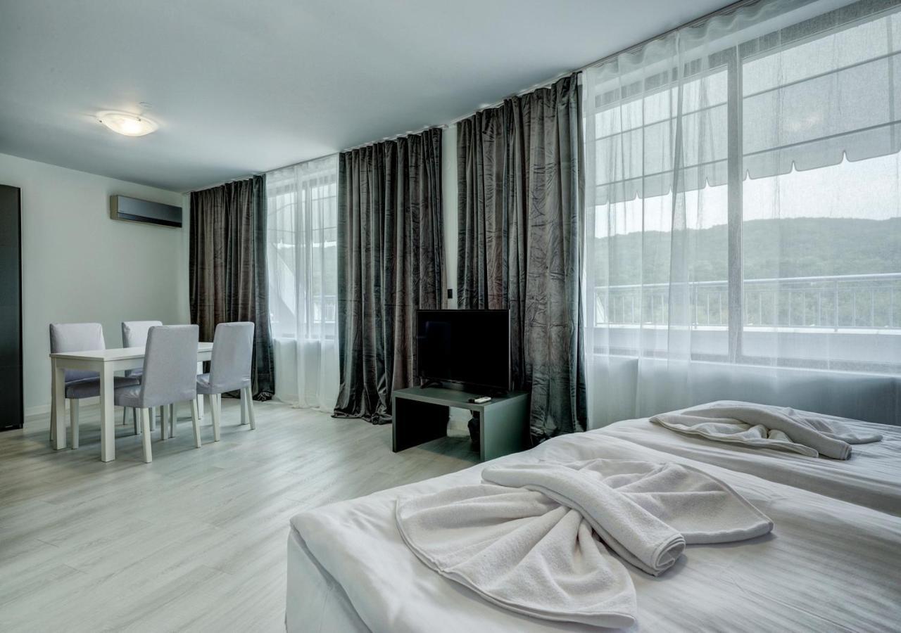 Continental Apartments Golden Sands Bagian luar foto